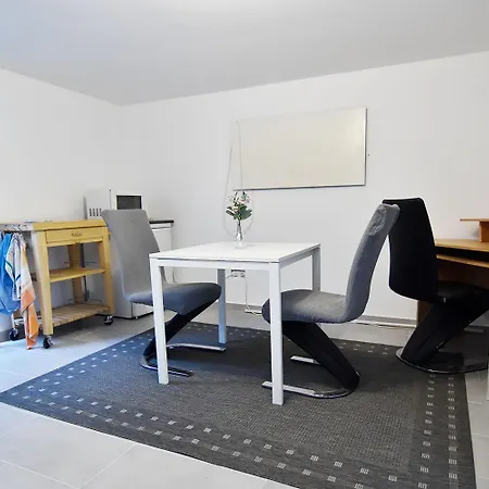 Work & In Near Cologne Apartamento