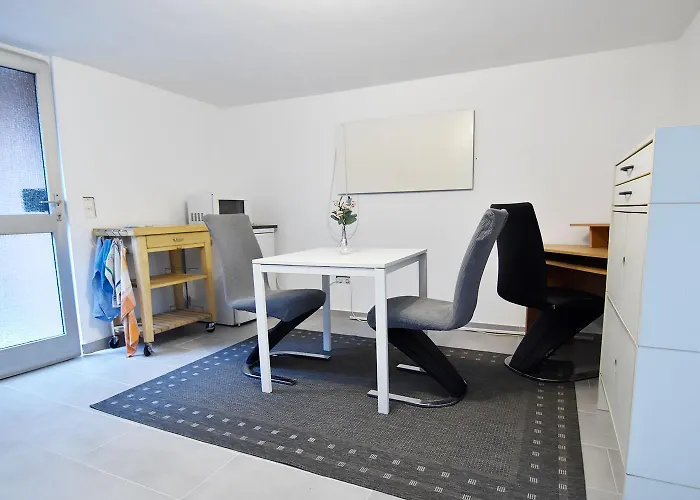 Work & In Near Cologne Apartamento
